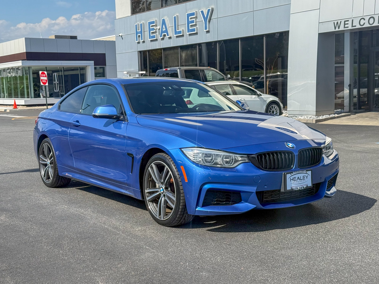 Photo view of 2015 BMW 4 Series in Blue