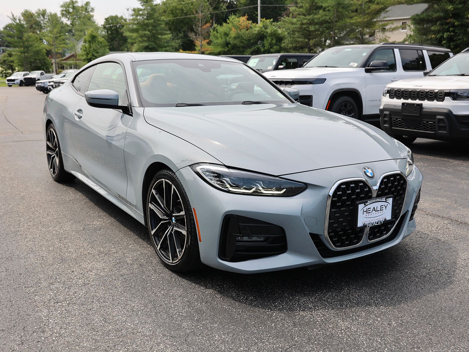 Photo view of 2022 BMW 4 Series in Gray