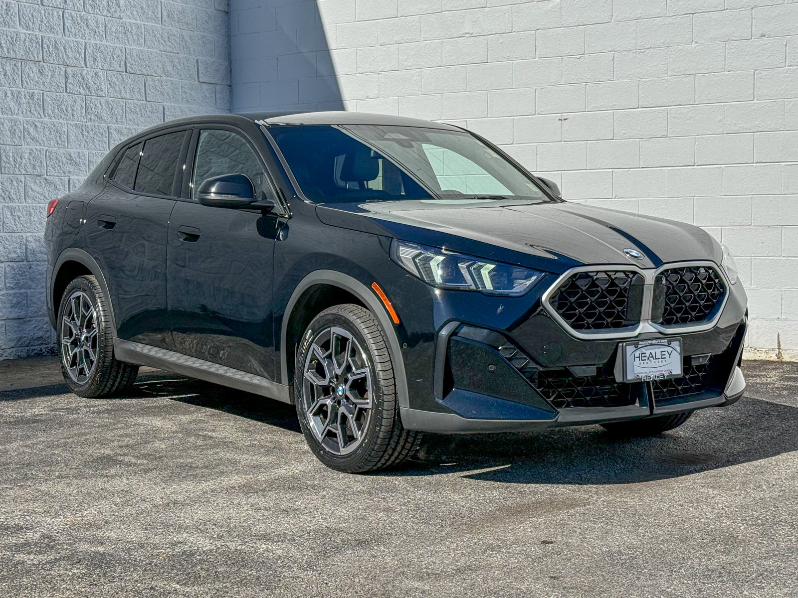 Photo view of 2026 BMW X2 in Black