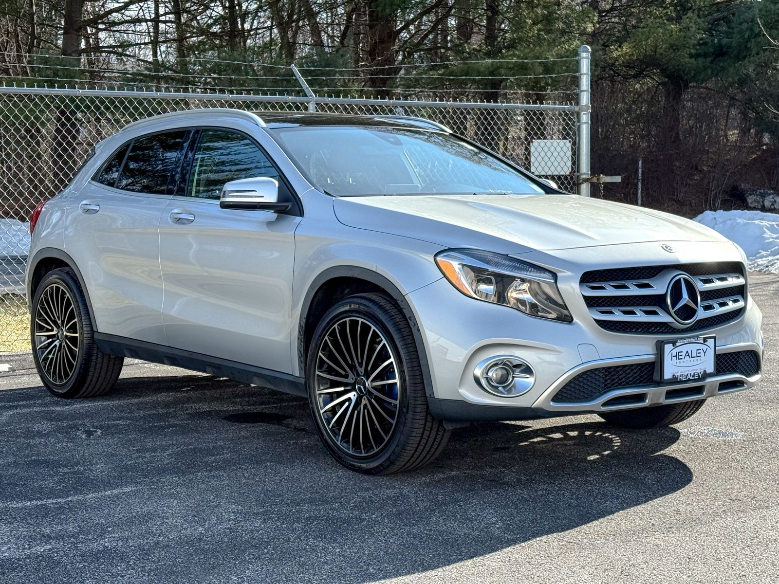 Photo view of 2018 Mercedes-Benz GLA in Silver