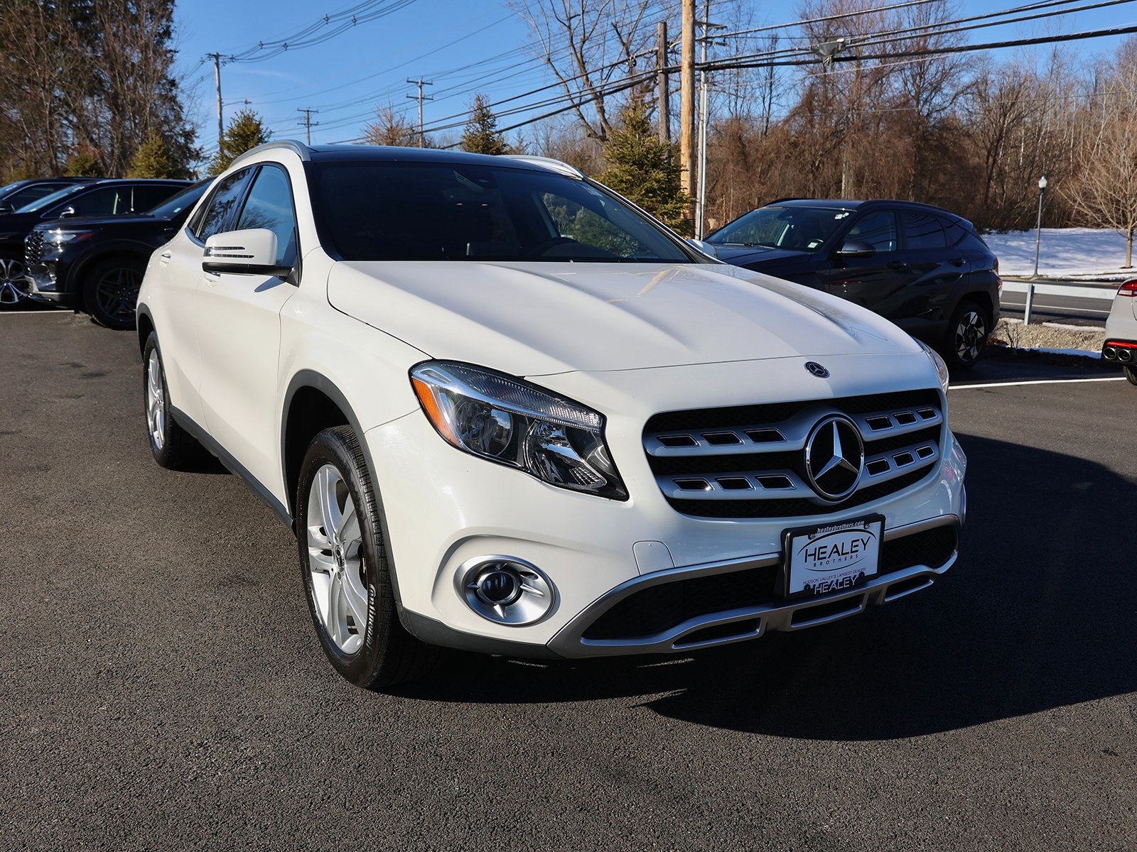 Photo view of 2019 Mercedes-Benz GLA in White