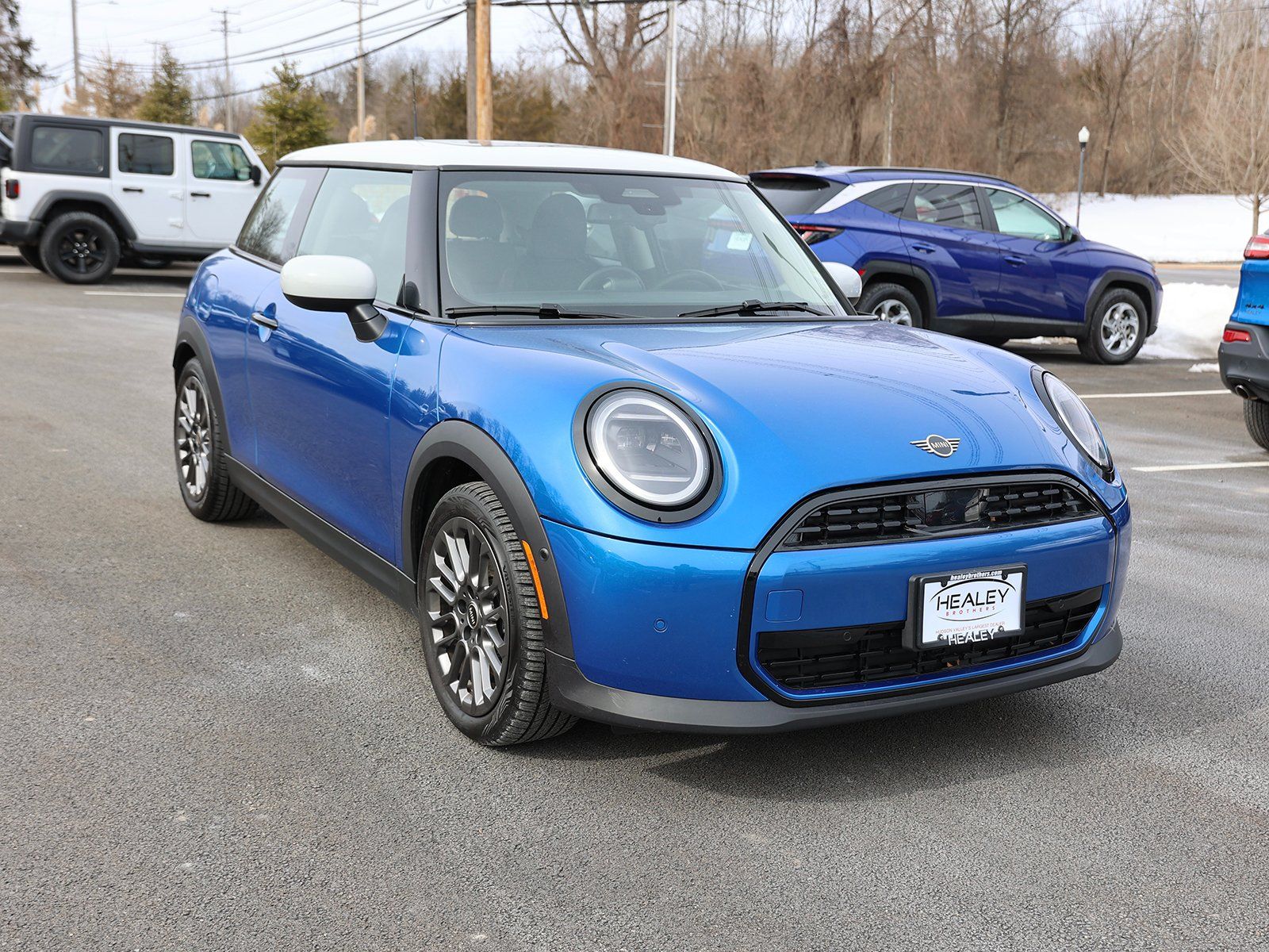 Photo view of 2025 MINI Hardtop 2 Door in Blue