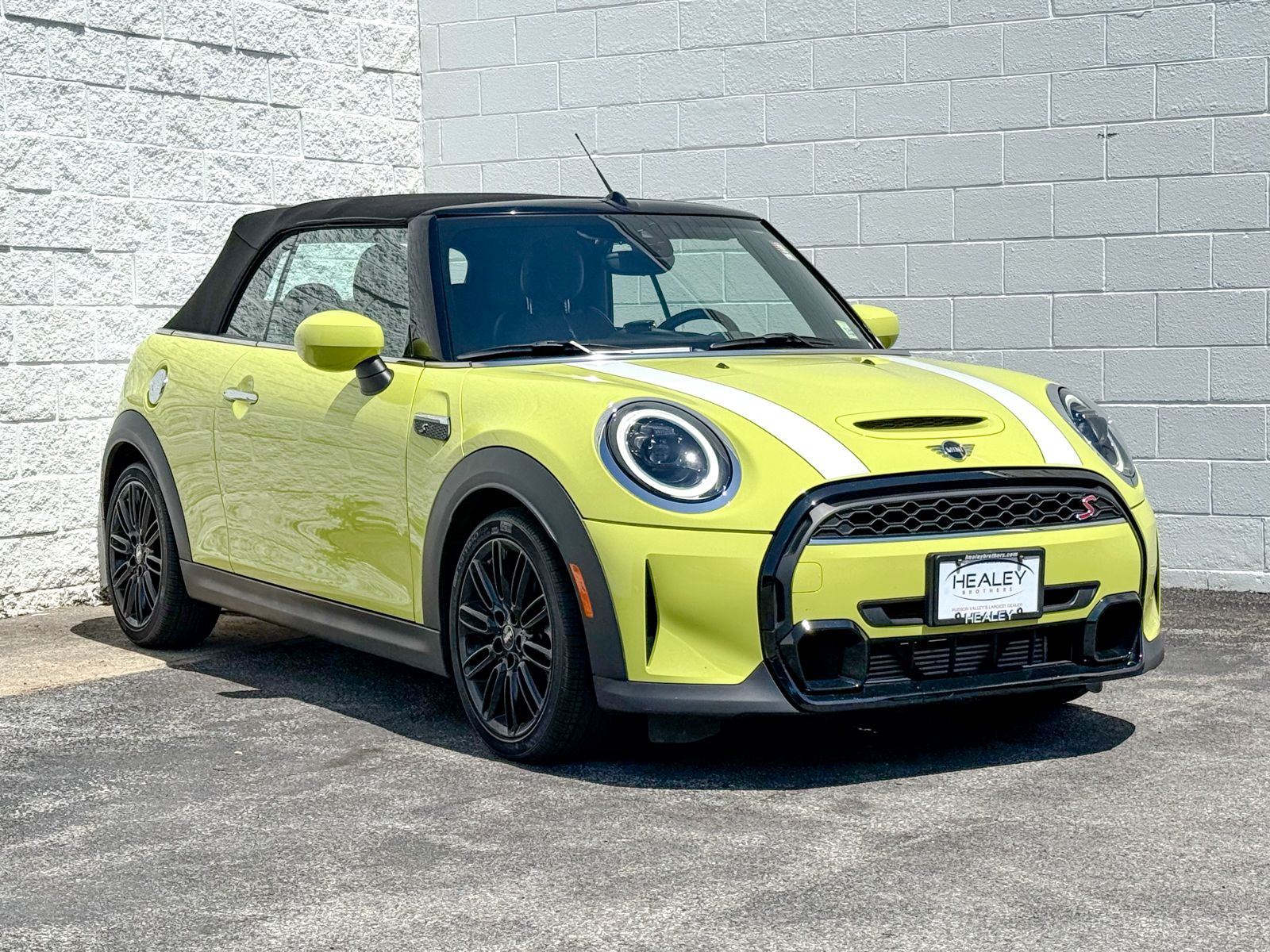 Photo view of 2023 MINI Convertible in Yellow