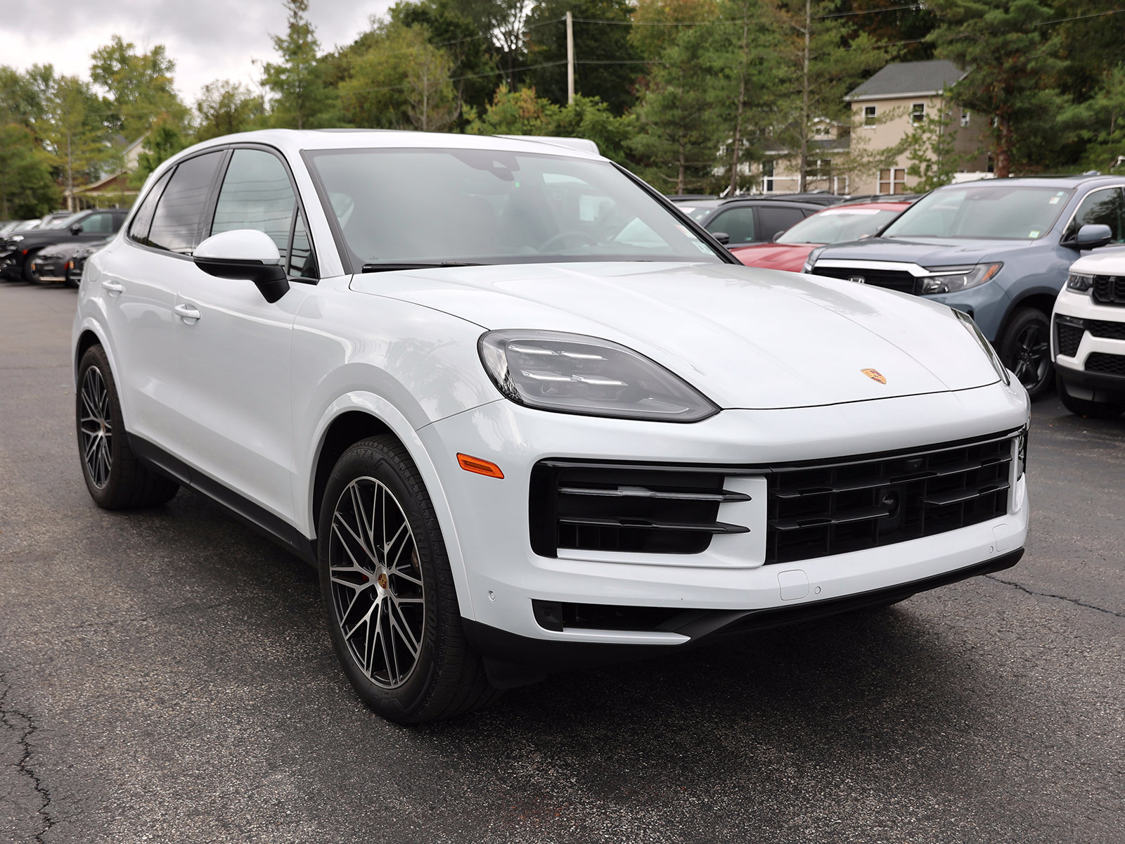 Photo view of 2024 Porsche Cayenne in