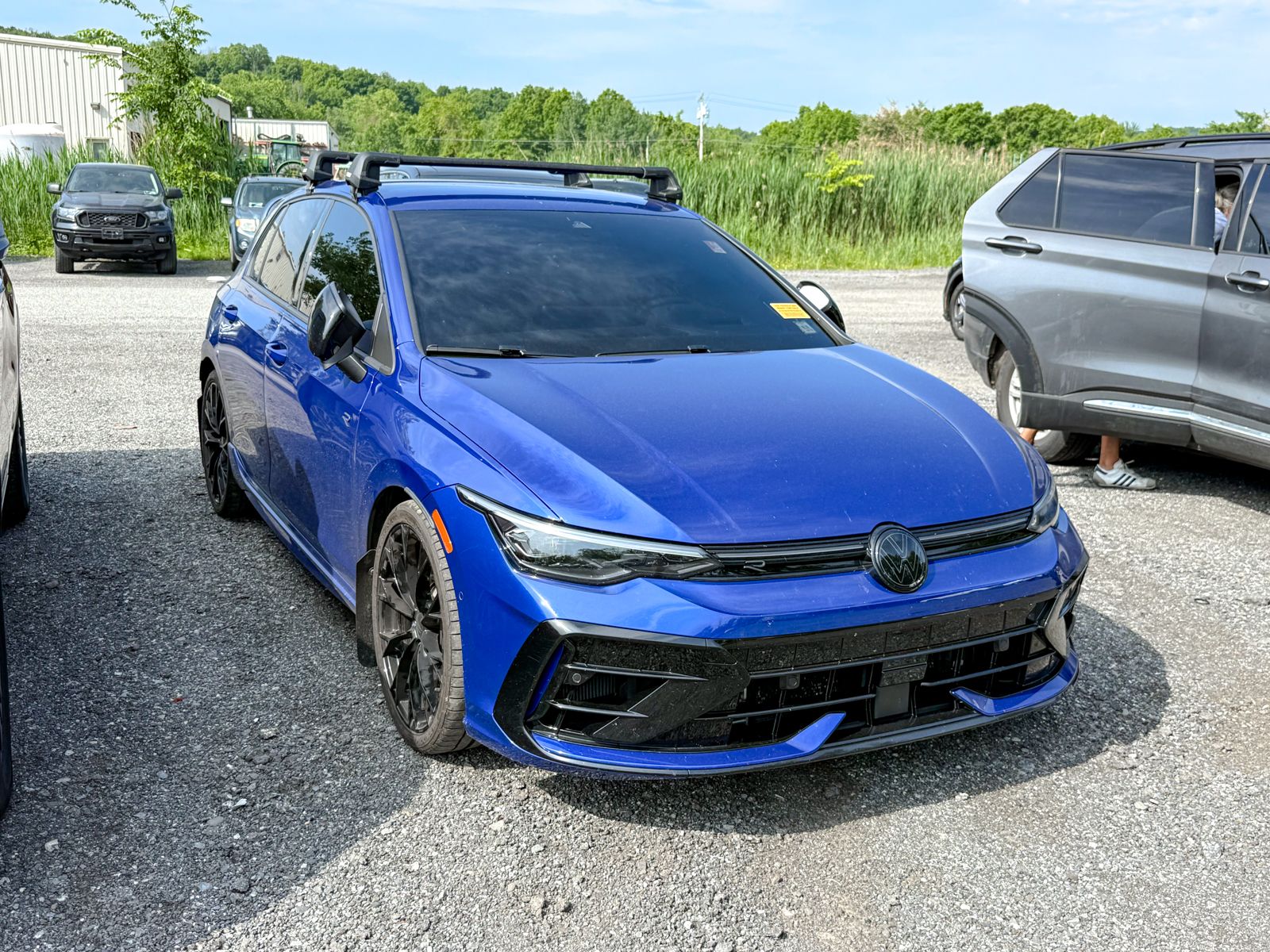 Photo view of 2025 Volkswagen Golf R in Blue