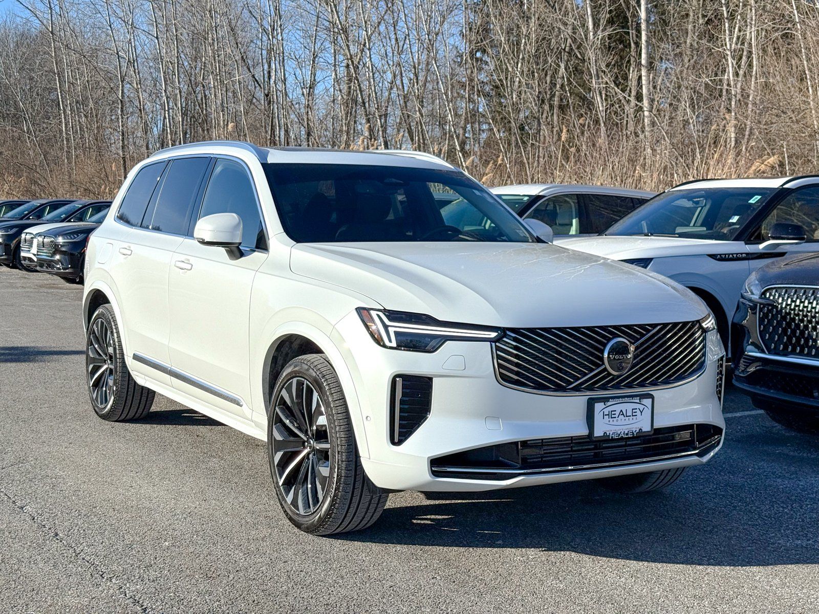 Photo view of 2025 Volvo XC90 Plug-In Hybrid in White