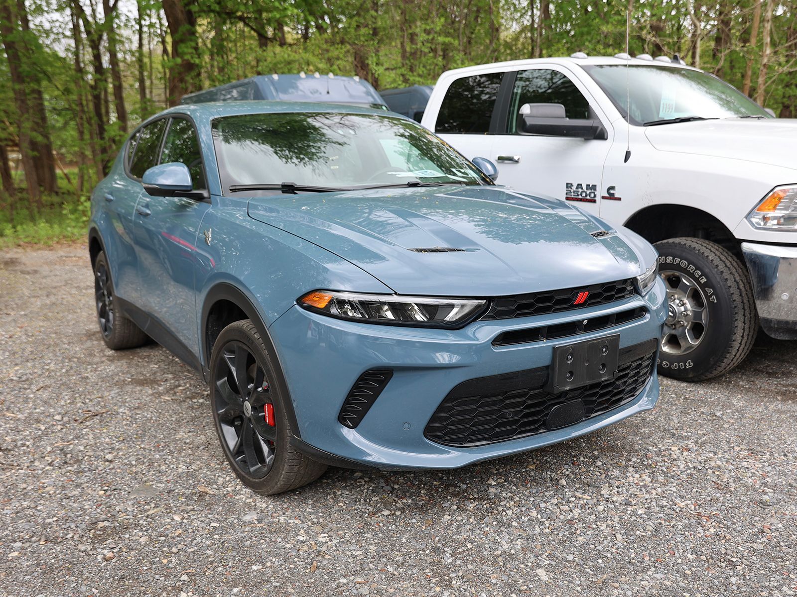 Photo view of 2023 Dodge Hornet in Blue