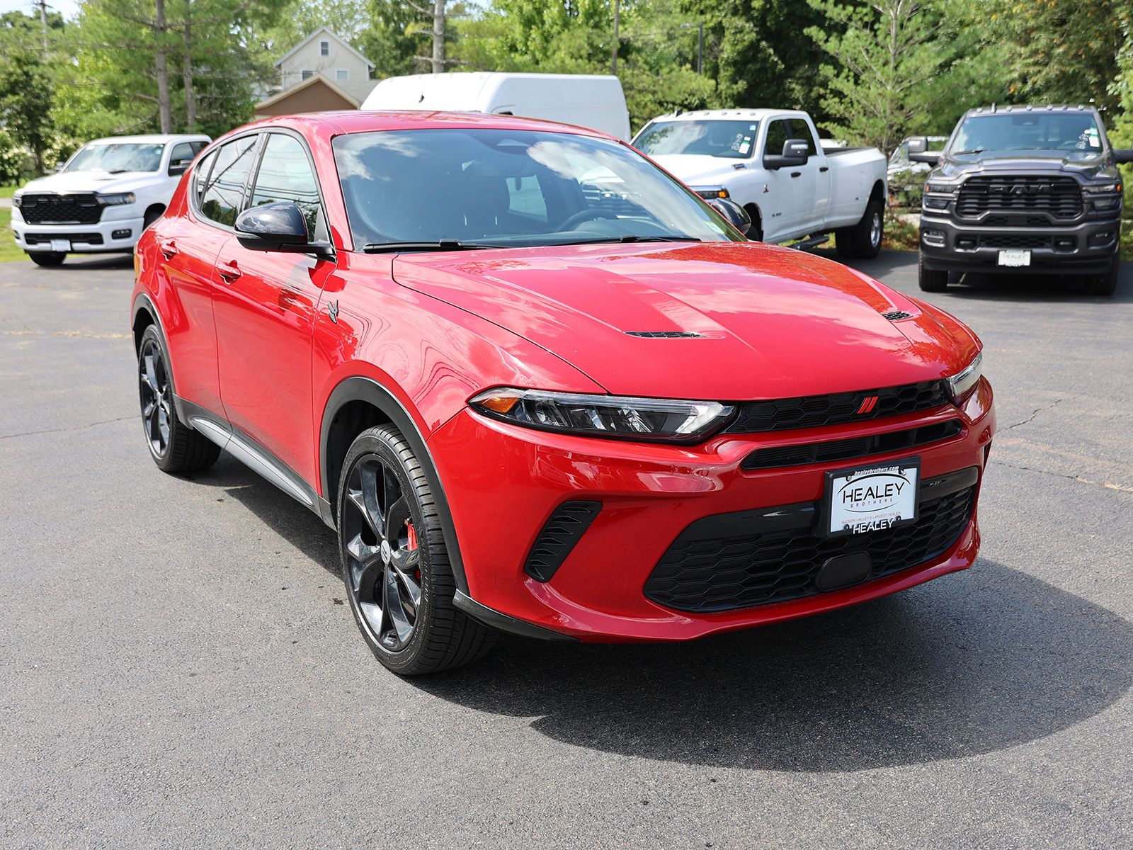 Photo view of 2024 Dodge Hornet in Red