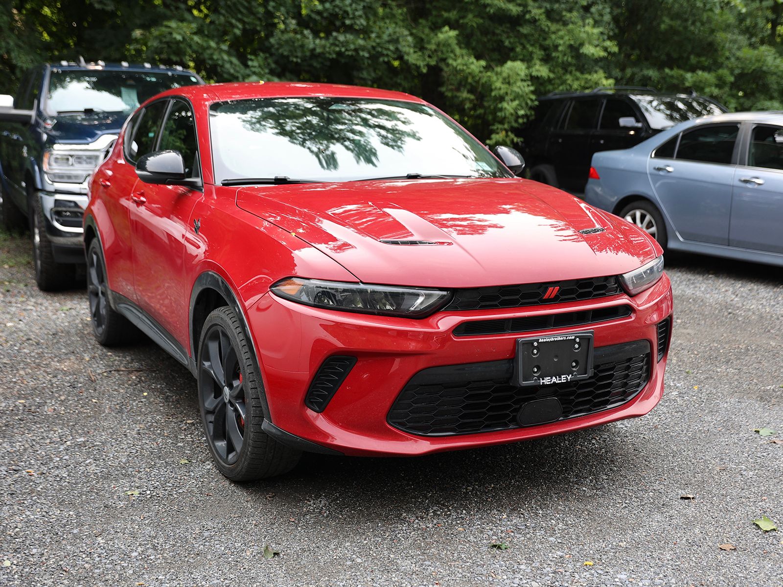 Photo view of 2024 Dodge Hornet in Red