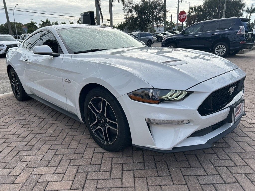 Ford Mustang Vehicle Image