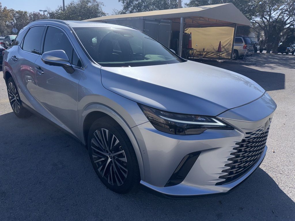 Lexus RX Vehicle Image