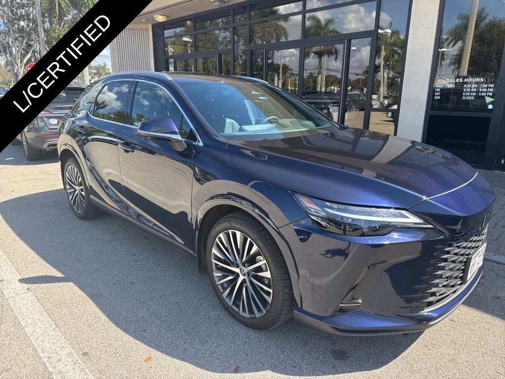 Lexus RX Vehicle Image