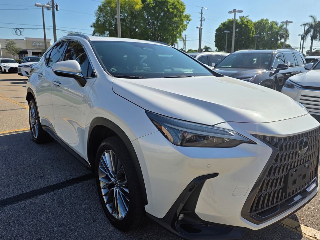 Lexus NX Vehicle Image