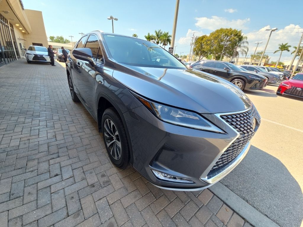 Lexus RX Vehicle Image