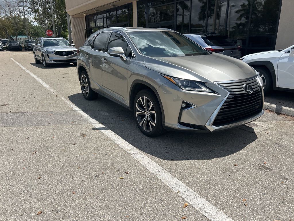 Lexus RX Vehicle Image
