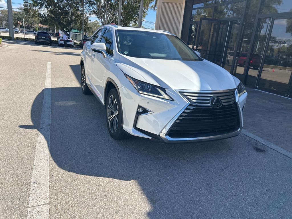 Lexus RX Vehicle Image