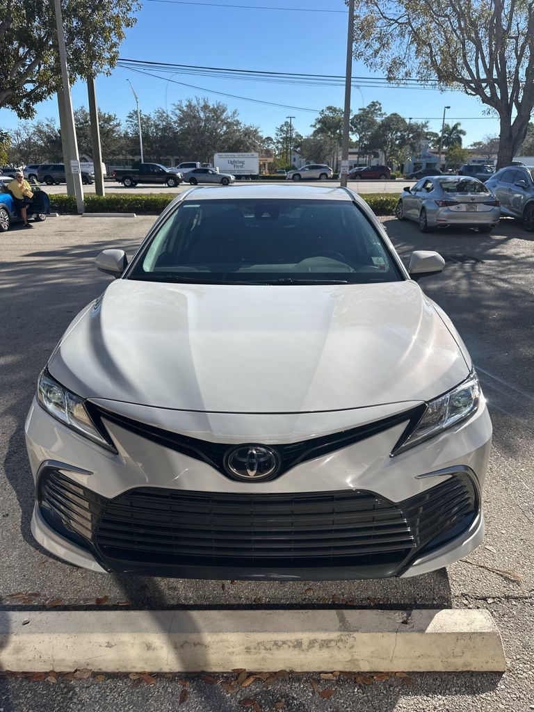 Toyota Camry Vehicle Image