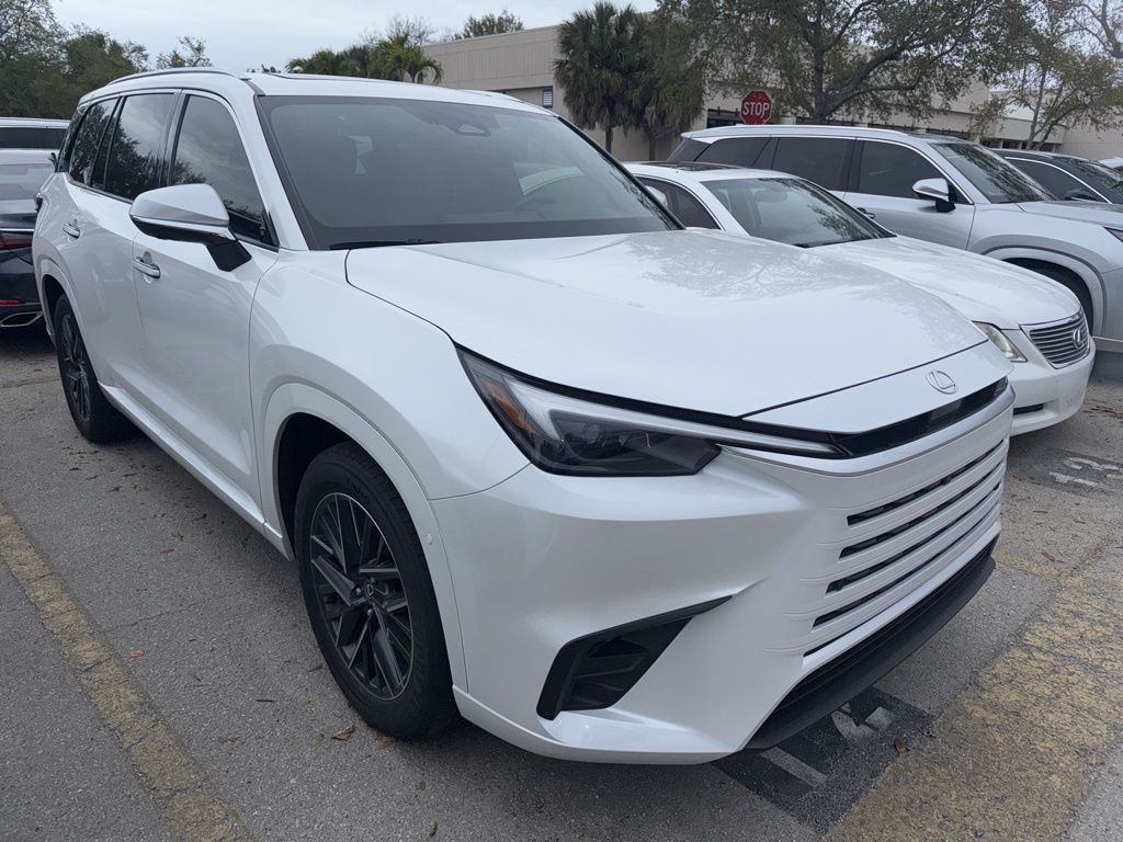 Lexus TX Vehicle Image