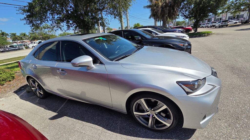 Lexus IS Vehicle Image