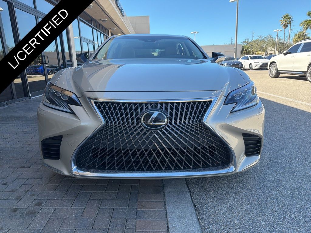 Lexus LS Vehicle Image