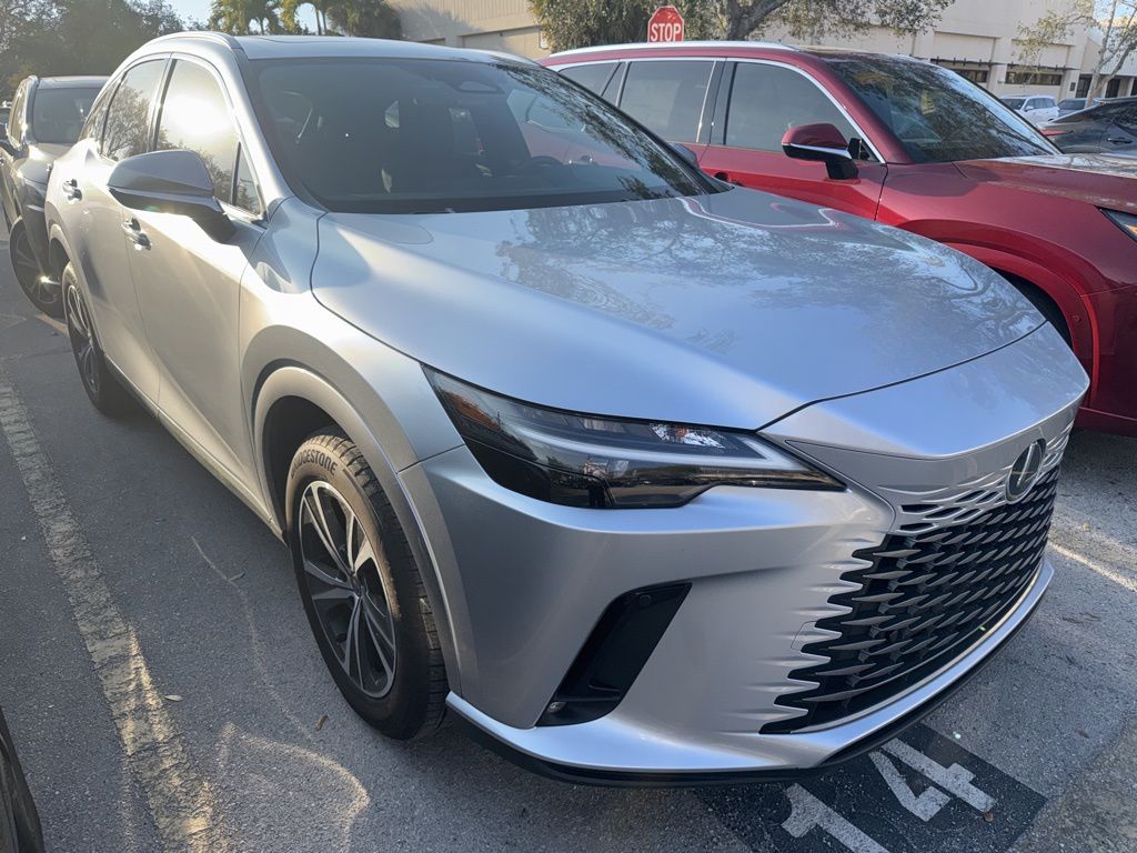 Lexus RX Vehicle Image