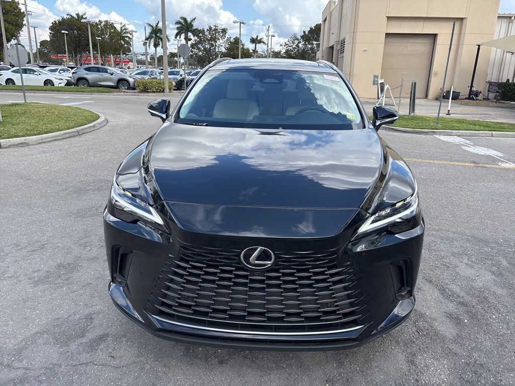 Lexus RX Vehicle Image