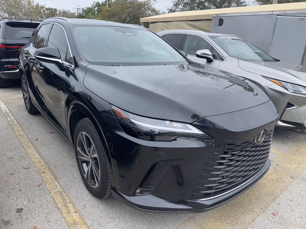 Lexus RX Vehicle Image