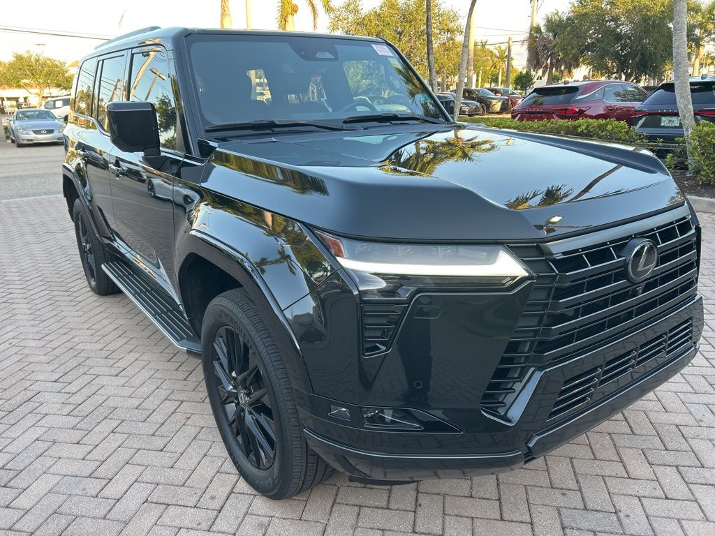 Lexus GX Vehicle Image
