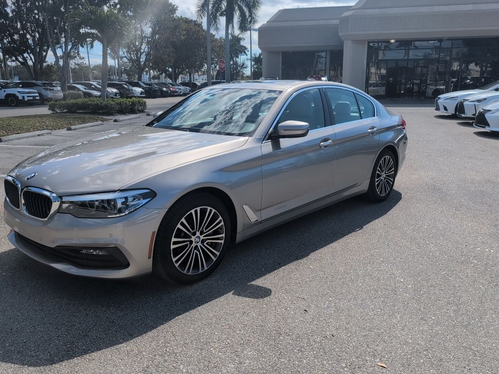 BMW 5 Series Vehicle Image