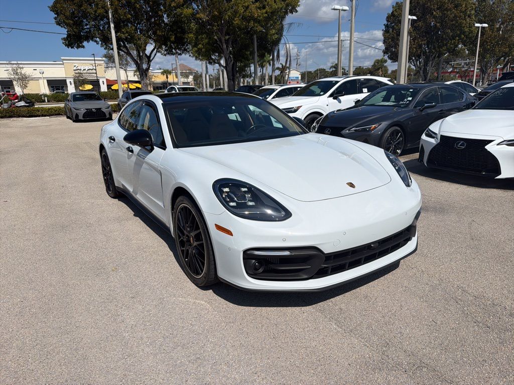 Porsche Panamera Vehicle Image