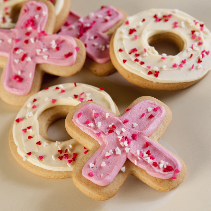 Simply Frosted X & O Cookies Set of 6, Valentine Sweets elé Cake Co.