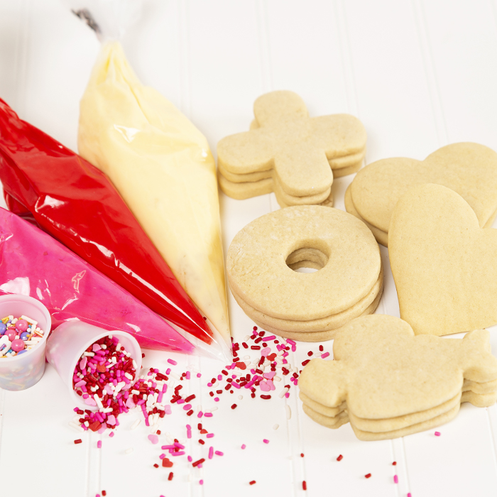 Valentine Cookie Decorating Kit, Valentine Sweets elé Cake Co.
