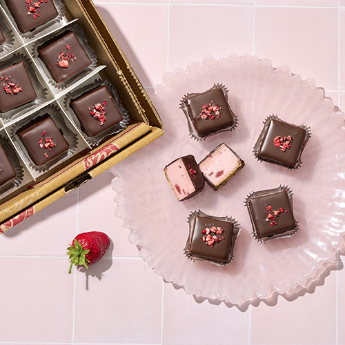Chocolate-Covered Strawberry Cheesecake Cuties