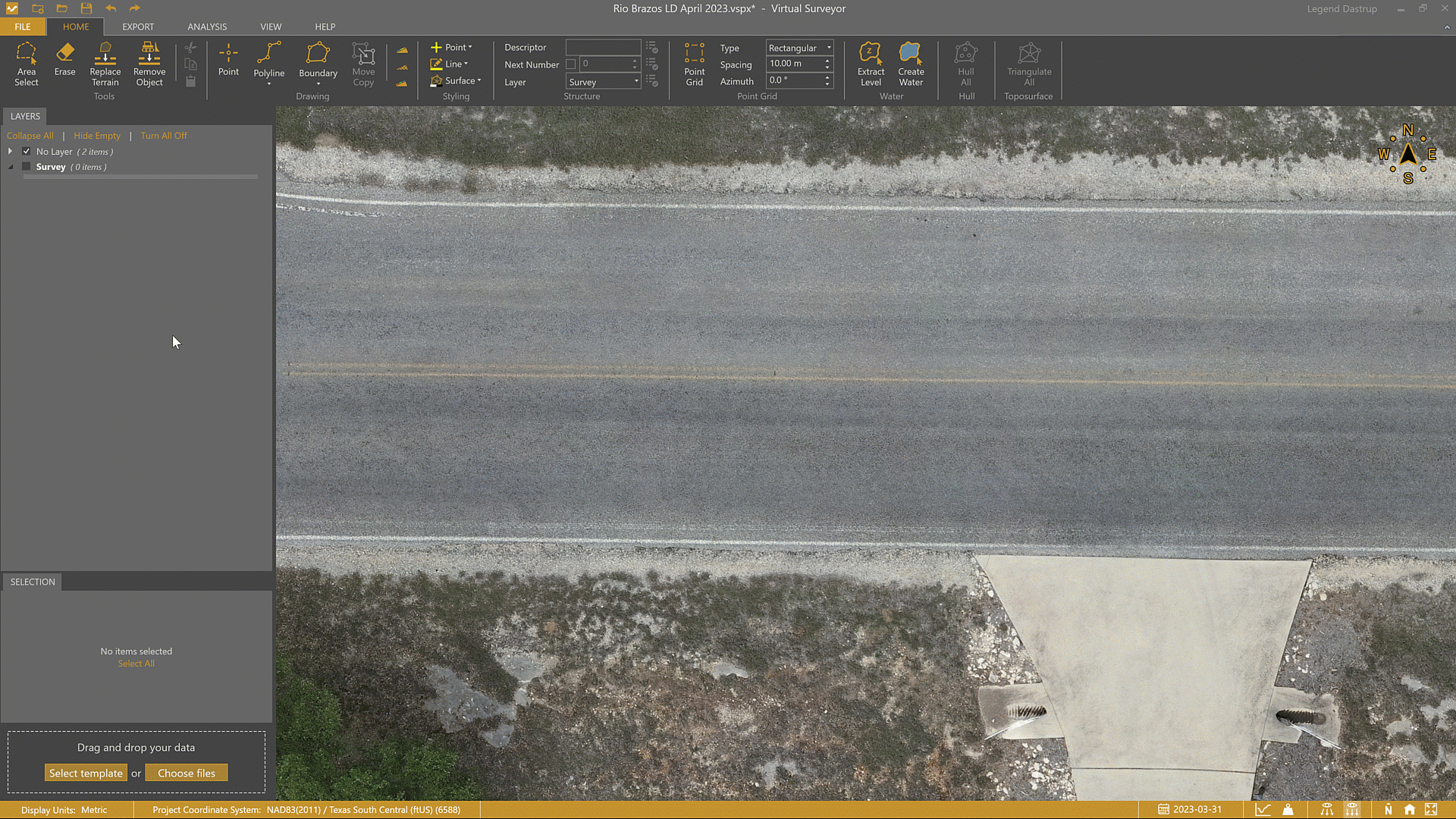 Drawing the centerline of a road with the Free drawing mode of the Polyline tool.