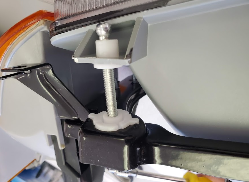 Headlight Assembly Guide for Peterbilt 377/385 Headlights NiuPARTS