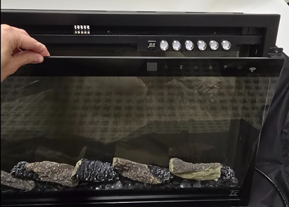 A hand holding a glass door with rocks in it

AI-generated content may be incorrect.