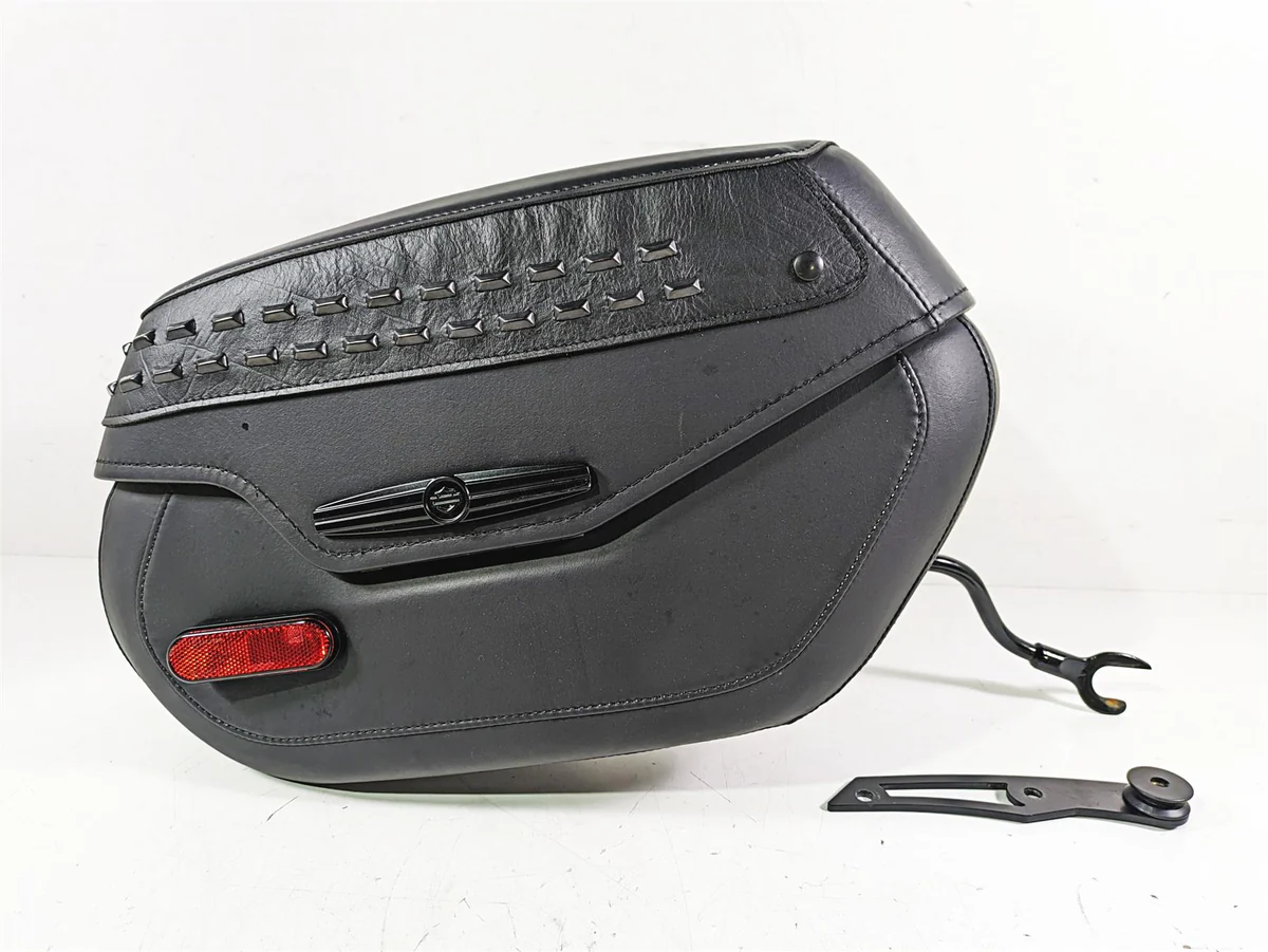 2019 Harley FLHCS Softail Heritage Right Saddle Bag Saddlebag 90201436 –  Mototech271