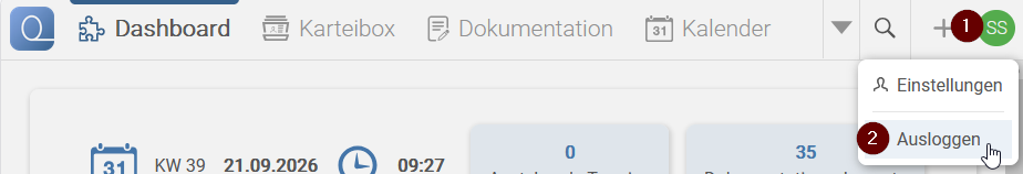 Hauptnavigation von Quovero. Rechts oben ist das Personensymbol/Initialen 1. ;auszeiger zeigt auf Ausloggen-Button 2, das sichtbar wird, wenn man auf das Personensymbol klickt.