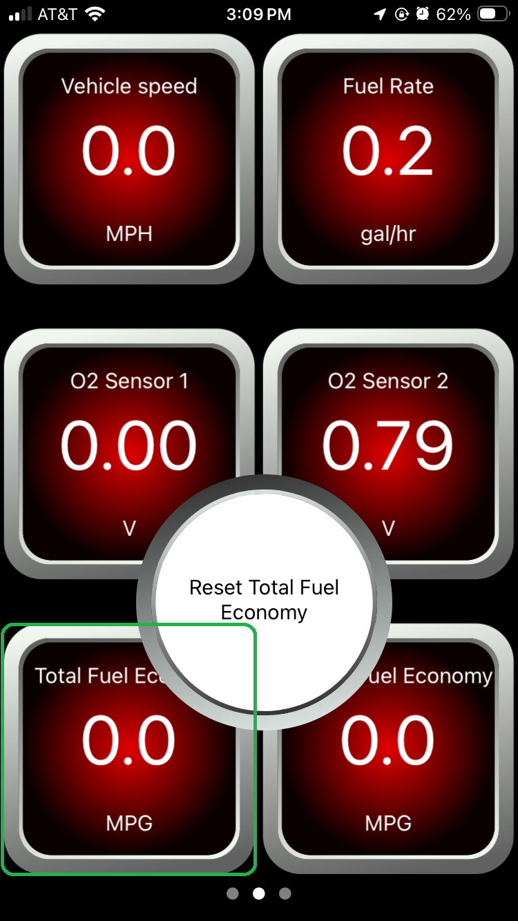 iOS screen showing a dashboard view. The Total fuel economy display is highlighted.