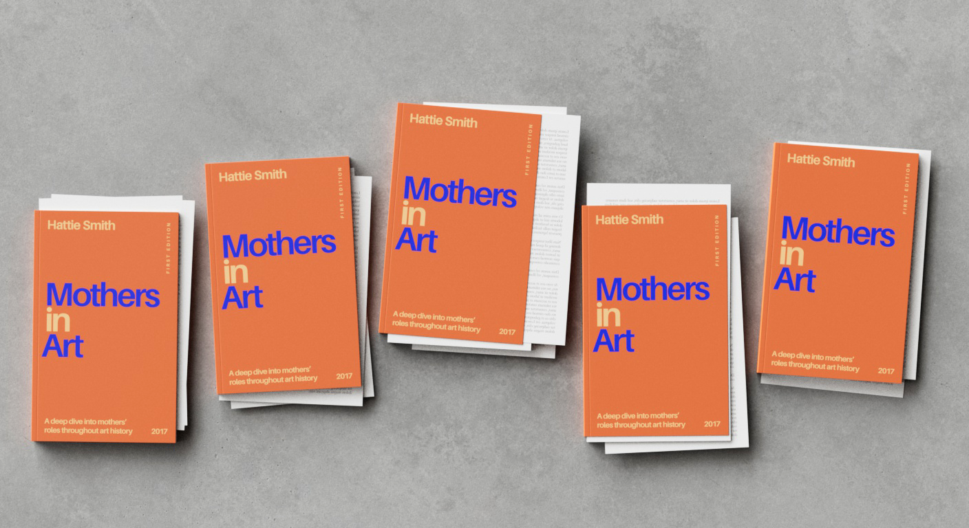 Fünf Exemplare von „Mothers in Art“, in einer Reihe angeordnet; bei jedem ragen die losen, nicht befestigten Innenseiten unter dem orangefarbenen Einband hervor, da die Bindung versagt hat.