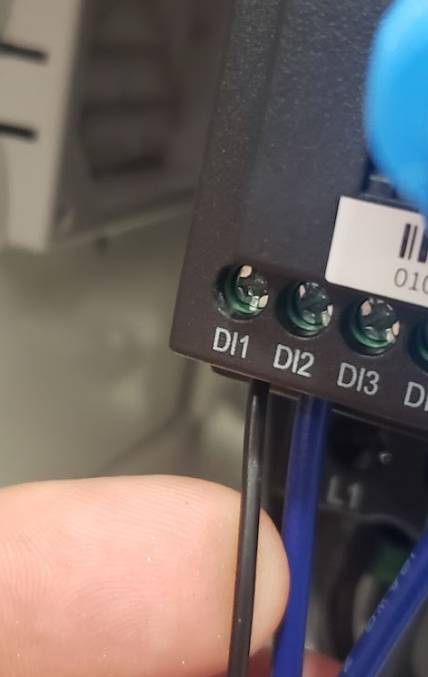 Black wire from NO1 connected to VFD terminal D1