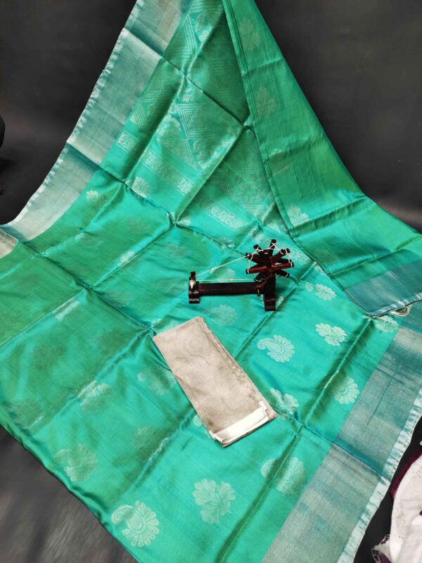 Uppada Pattu Silver Zari Big Buta Sarees - Image 4