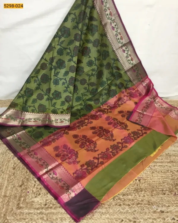 Pochampally Ikkat Print Soft Silk Saree - Image 13