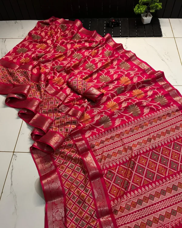 Premium Quality Hit Flower Special Saree - Image 5