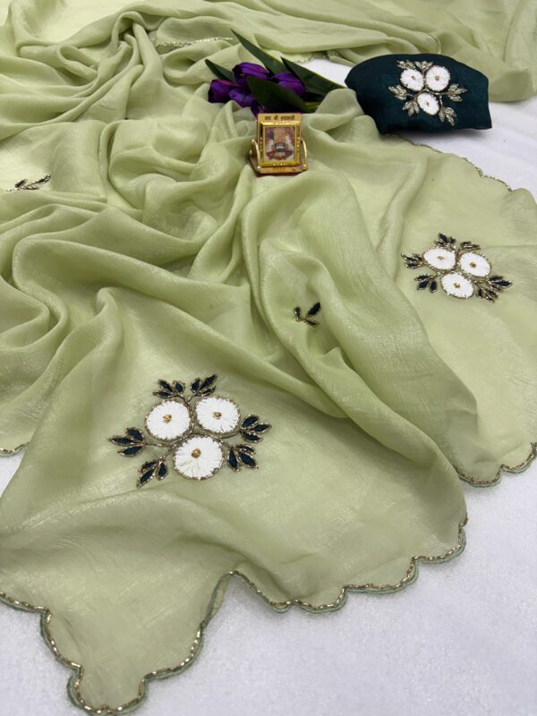 Crunchy Chiffon Saree(Cream)