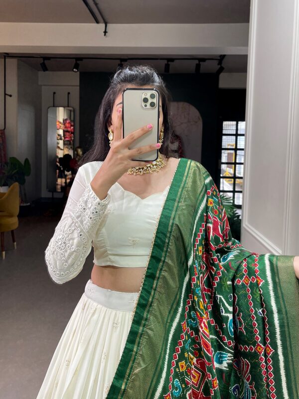 Elegant Lucknowi Paper Mirror Work Lehenga Choli Set(Green)