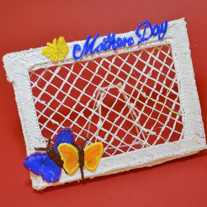 3D pen butterfly art on picture frame
