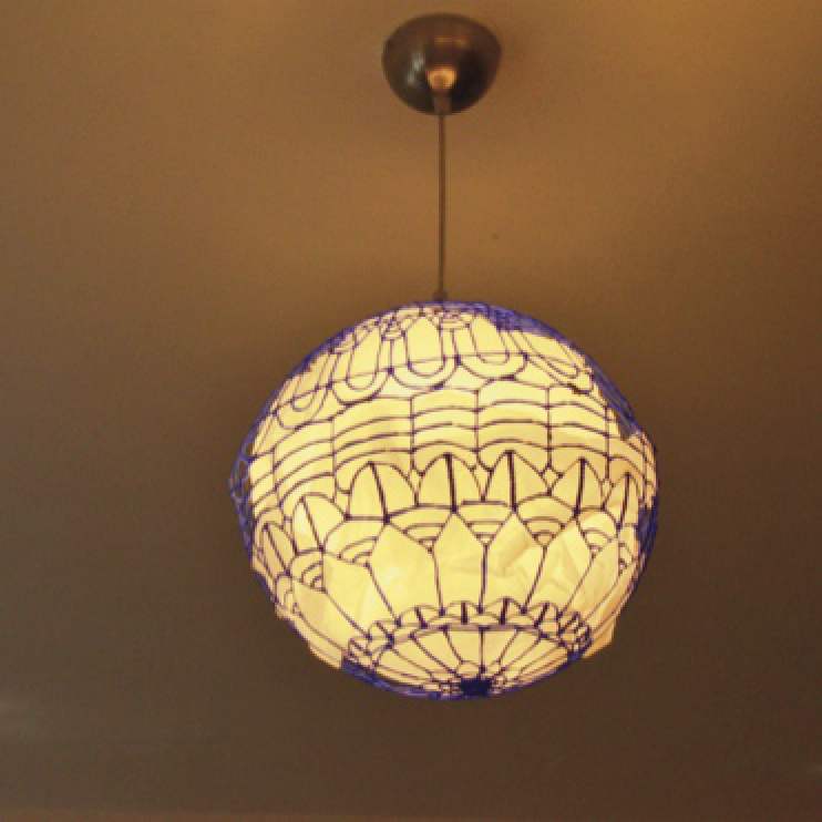 3D pen art: Close-up of pendant lamp hanging from ceiling in room. | stencil
