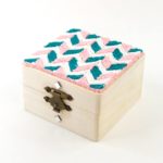 3Doodler creates blue pattern on small wooden ring box