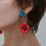 3D pen art: Woman with red and blue flower earrings
